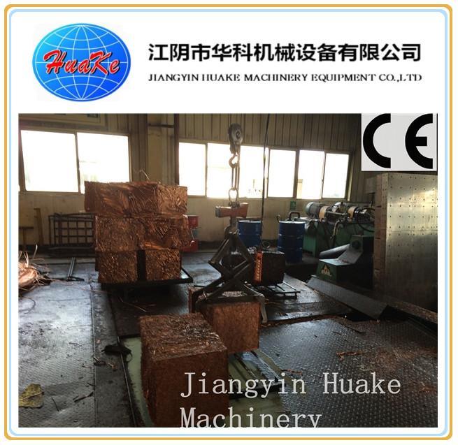 Máy ép kiện phế liệu thủy lực 200 tấn 4