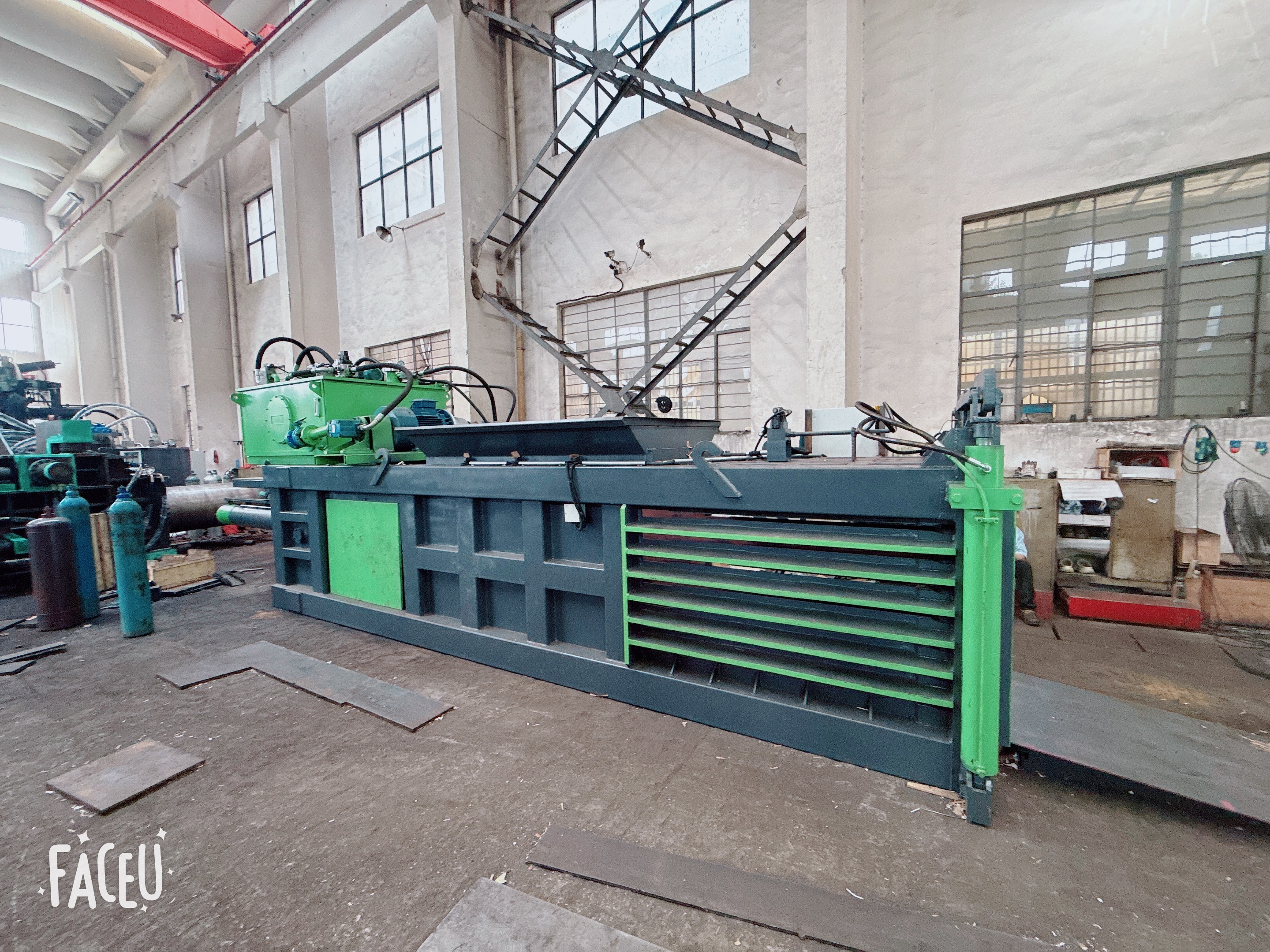 Blog công ty mới nhất về How to Choose a Baler for Mixed Materials: Baling Strategies for OCC and Light Plastic Packaging