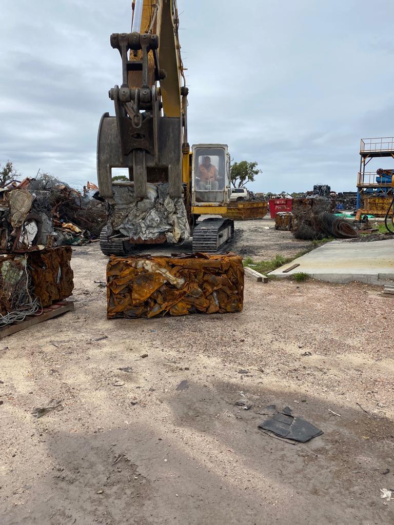 Blog công ty mới nhất về How to Select Bale Size for Easier Scrap Storage, Loading and Furnace Charging